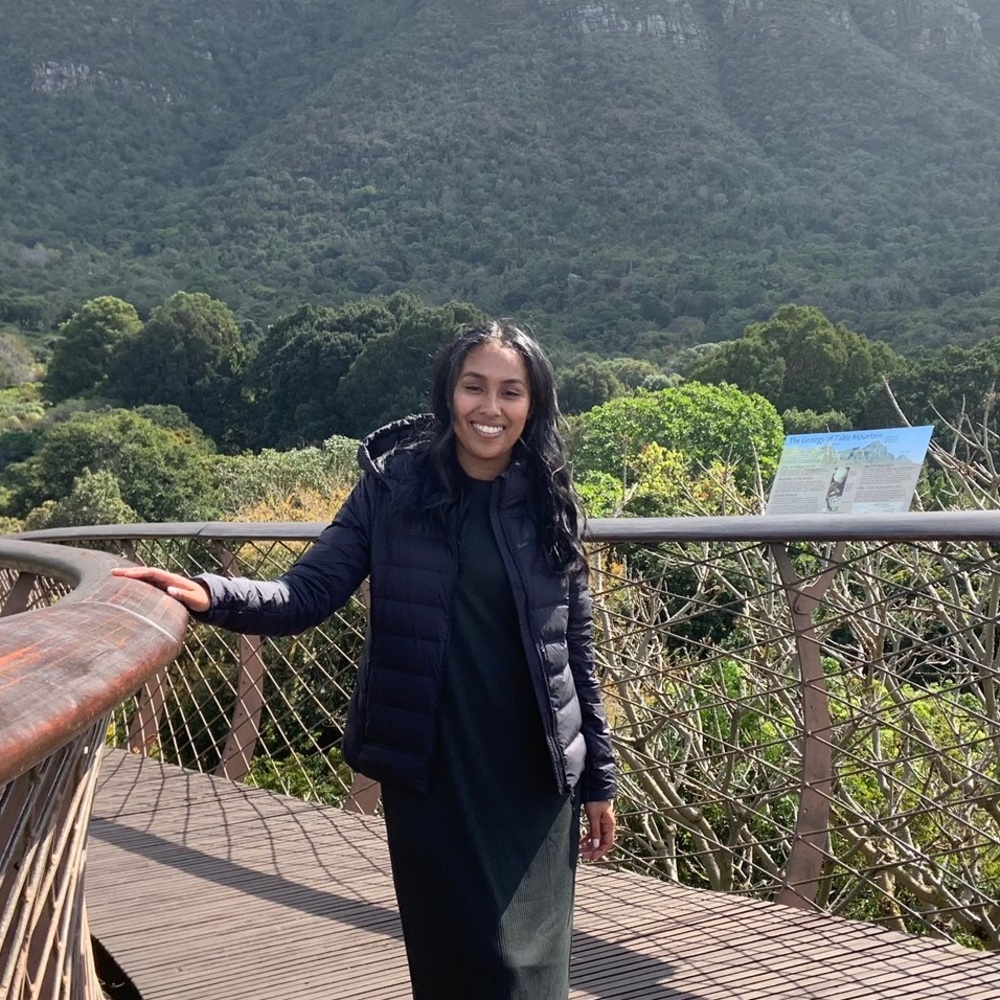 Meet your Posher, Aisha